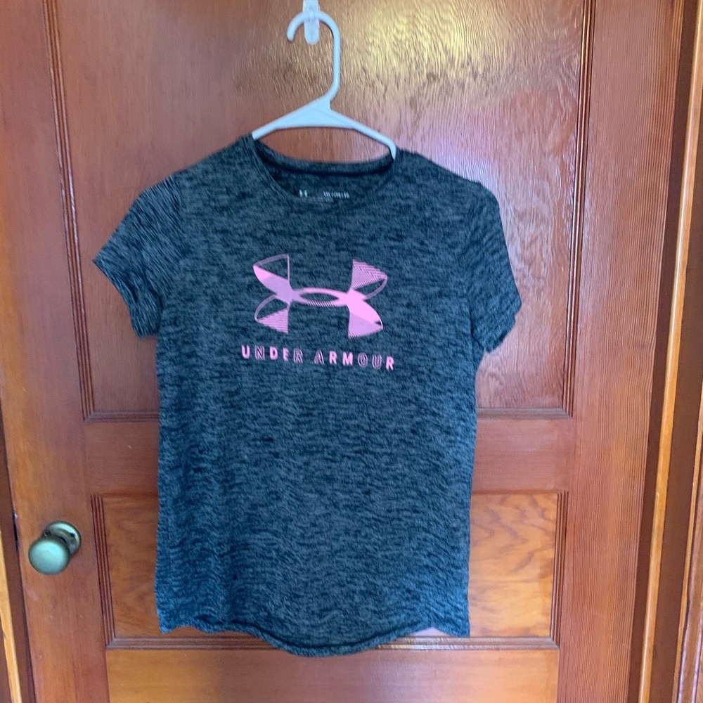 Gray under armour shirt